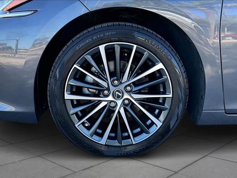 Used 2024 Lexus ES 350 w/ Premium Package image 11
