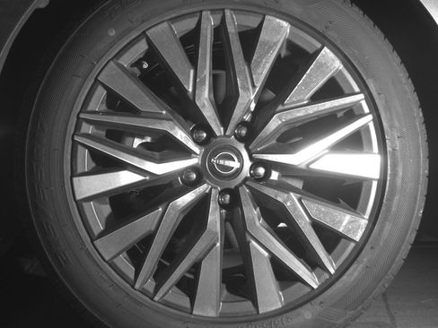 Used 2025 Nissan Altima 2.5 SV image 12