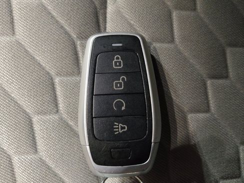 Used 2021 Chevrolet Equinox LS w/ LS Convenience Package image 32