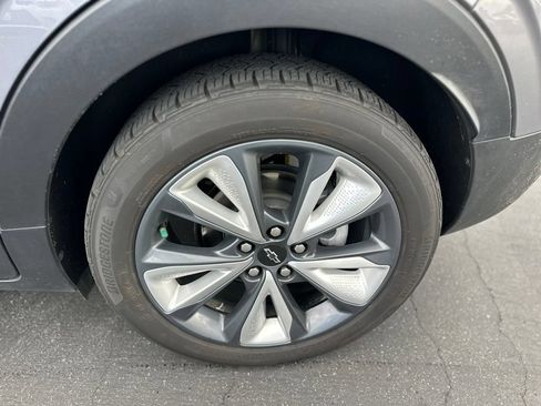 Used 2023 Chevrolet Bolt EUV LT w/ Convenience Package FWD image 7