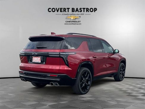 Used 2025 Chevrolet Traverse RS image 6