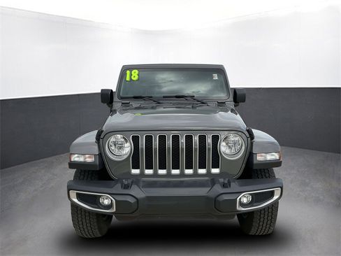 Used 2018 Jeep Wrangler Unlimited Sahara image 9