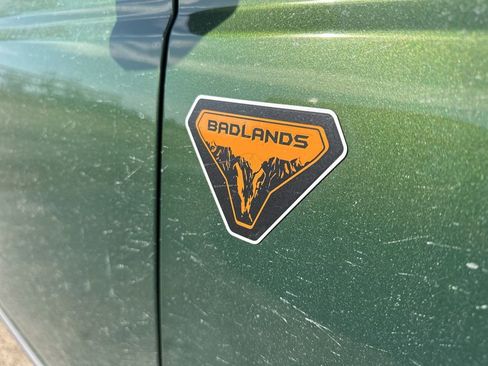Used 2025 Ford Bronco Badlands image 7