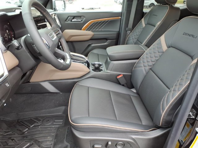 New 2026 GMC Canyon Denali w/ LPO, Denali Black Edition AWD/4WD image 5