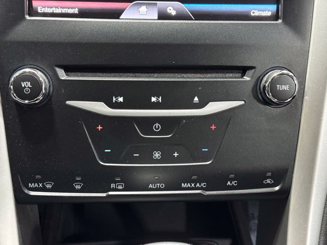 Used 2013 Ford Fusion SE FWD image 18