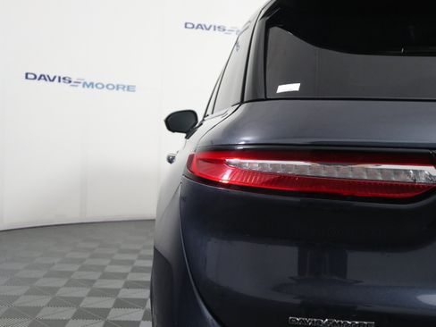 Used 2020 Lincoln Corsair Reserve w/ Equipment Group 202A image 10