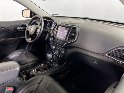 Used 2022 Jeep Cherokee Trailhawk w/ Premium Leather Package image 27
