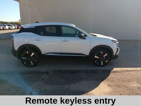 New 2026 Nissan Kicks SR image 3