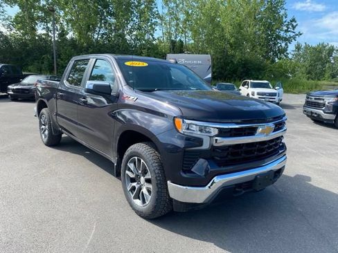 Used 2023 Chevrolet Silverado 1500 LT w/ Z71 Off-Road Package AWD/4WD image 19