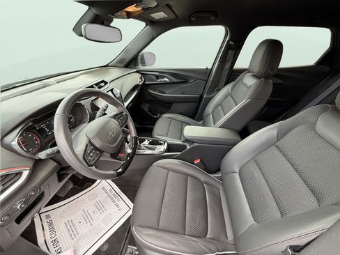 Used 2023 Chevrolet TrailBlazer RS w/ Convenience Package FWD image 9
