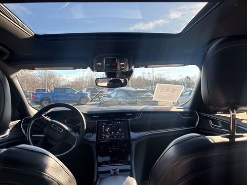 Used 2022 Jeep Grand Cherokee L Laredo image 19