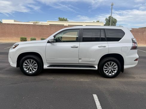 Used 2017 Lexus GX 460 Premium w/ Premium Package AWD/4WD image 6