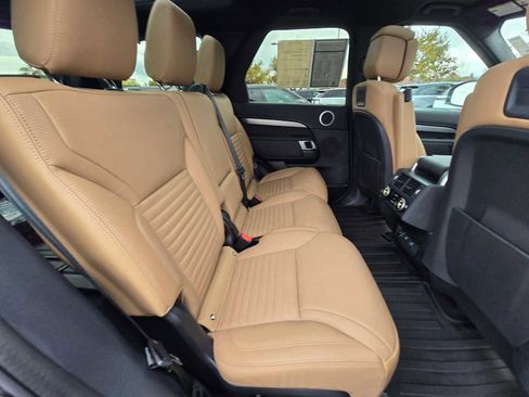 Certified 2025 Land Rover Discovery Dynamic SE image 14