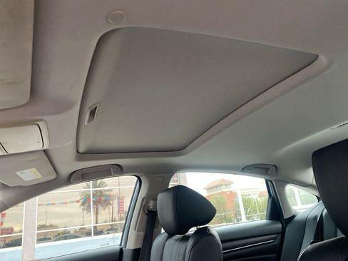 Used 2018 Honda Accord EX-L image 12