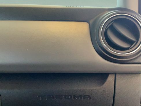 Used 2021 Toyota Tacoma SR5 RWD image 41