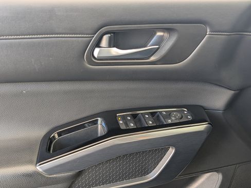 Used 2022 Nissan Pathfinder SL w/ SL Premium Package image 16