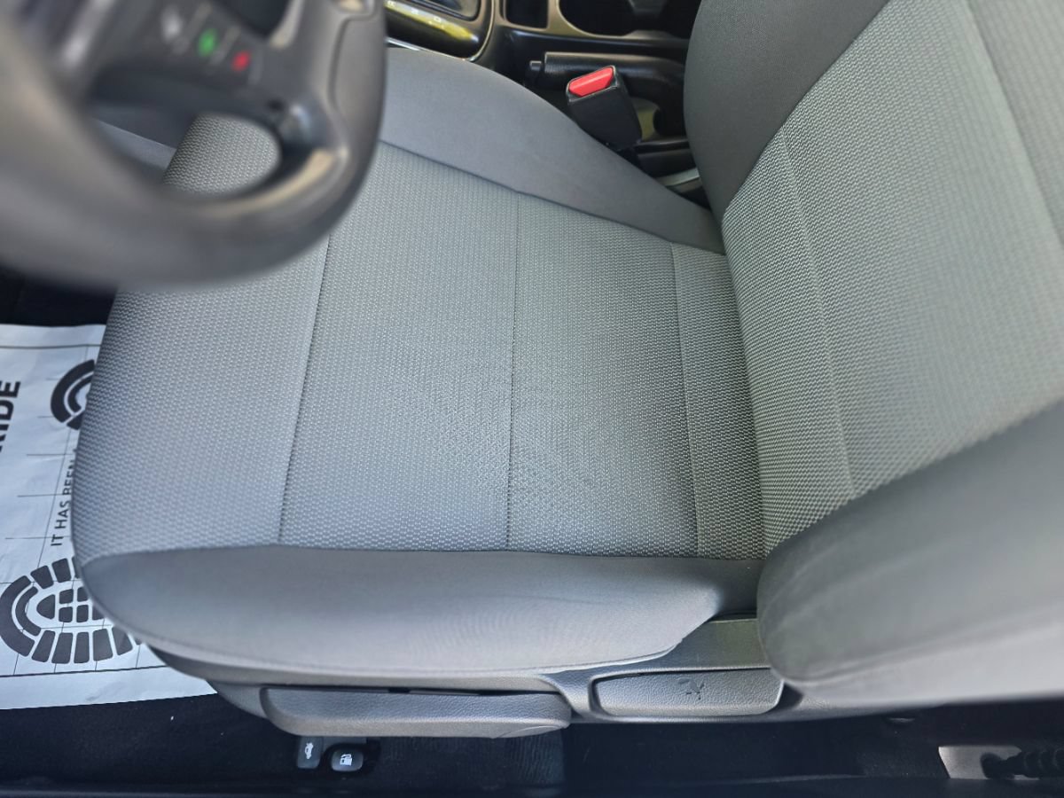 Used 2018 Kia Forte LX FWD image 17