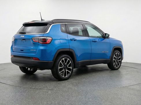 Used 2025 Jeep Compass Limited AWD/4WD image 9