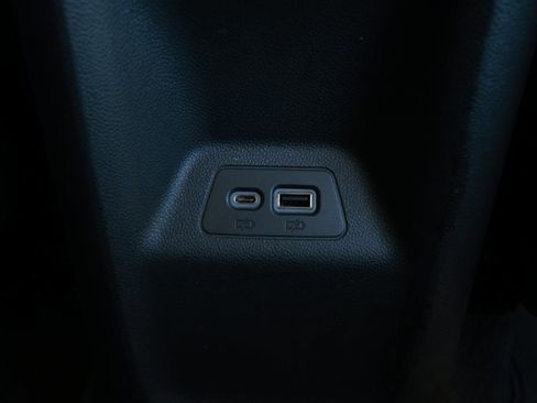 Used 2023 Buick Envision Essence w/ Sport Touring Package image 33