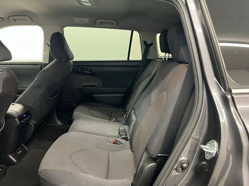 Certified 2021 Toyota Highlander LE FWD image 10