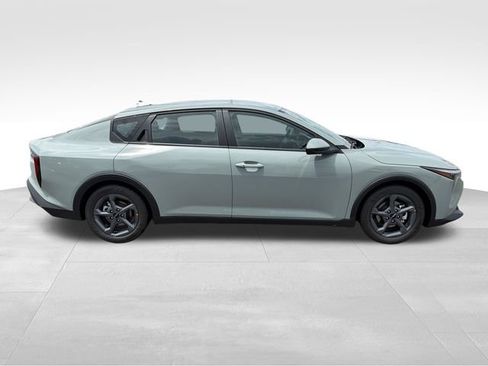 New 2026 Kia K4 FWD image 8