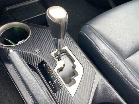 Used 2013 Toyota RAV4 Limited image 27