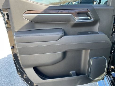 Used 2025 GMC Sierra 1500 SLT w/ SLT Premium Plus Package image 47