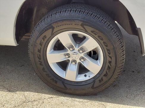 Used 2021 RAM 1500 Classic SLT image 20