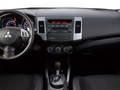 Used 2013 Mitsubishi Outlander GT AWD/4WD image 9