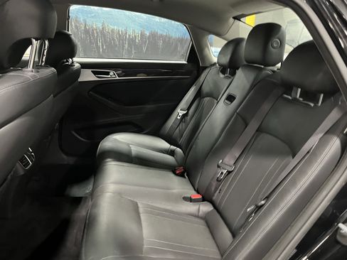 Used 2016 Hyundai Genesis 3.8 RWD image 14