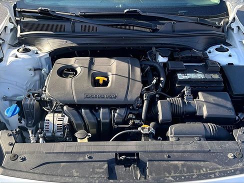Used 2023 Kia Forte LXS w/ LXS Technology Package FWD image 9
