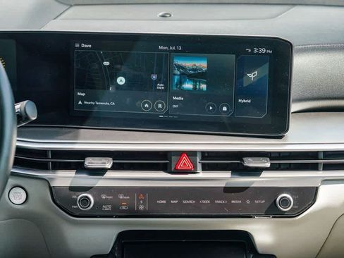 Certified 2025 Kia Sorento EX AWD/4WD image 12