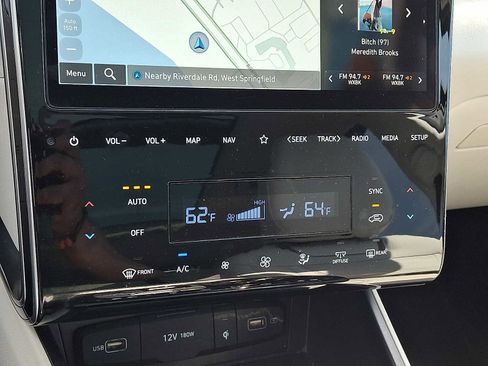 Used 2023 Hyundai Tucson Limited AWD/4WD image 18