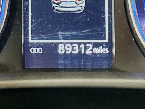 Used 2019 Toyota Highlander XLE FWD image 10