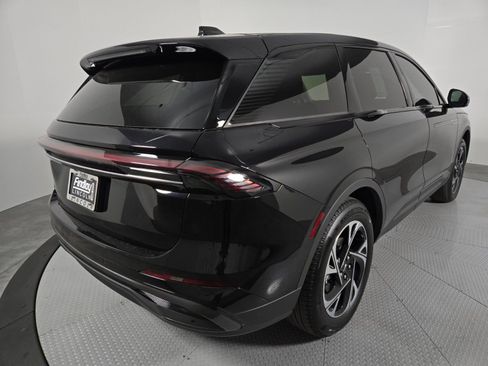 New 2026 Lincoln Nautilus Premier w/ Jet Appearance Package AWD/4WD image 4