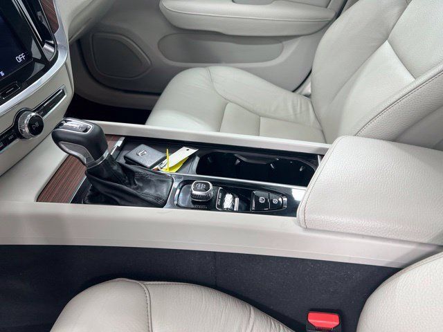 Used 2021 Volvo S60 T5 Momentum w/ Advanced Package FWD image 14