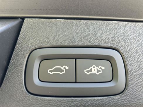 New 2026 Volvo XC60 B5 Ultra w/ Protection Package Premier image 19