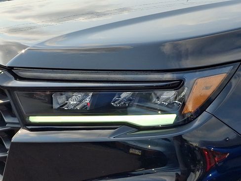 Used 2025 Honda Pilot Sport image 9