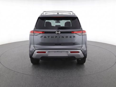 Used 2023 Nissan Pathfinder SL w/ Black Appearance Package FWD image 7