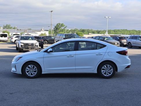 Used 2020 Hyundai Elantra SE FWD image 4