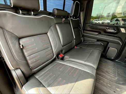 Used 2025 GMC Sierra 2500 AT4X image 36