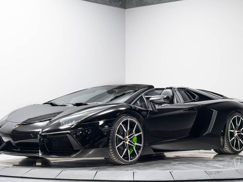 Used 2015 Lamborghini Aventador LP 700-4 AWD/4WD image 2