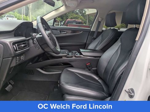 Certified 2022 Lincoln Nautilus FWD w/ Premium Package image 12