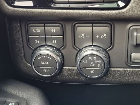 New 2026 GMC Yukon Denali w/ Denali Reserve Package AWD/4WD image 19