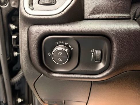 Used 2024 RAM 2500 Big Horn AWD/4WD image 29
