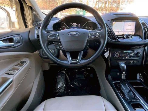 Used 2017 Ford Escape Titanium image 6