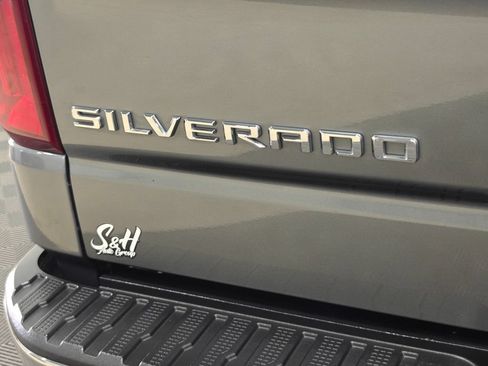 Used 2019 Chevrolet Silverado 1500 LTZ w/ LTZ Premium Package AWD/4WD image 58