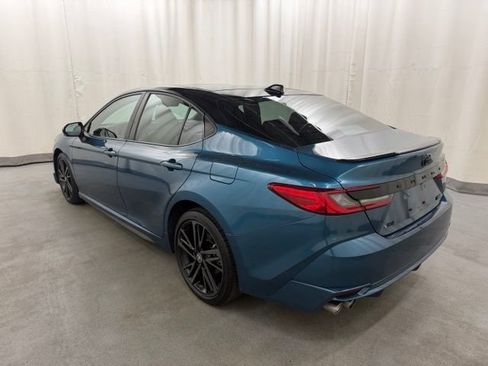 Used 2025 Toyota Camry XSE FWD image 3