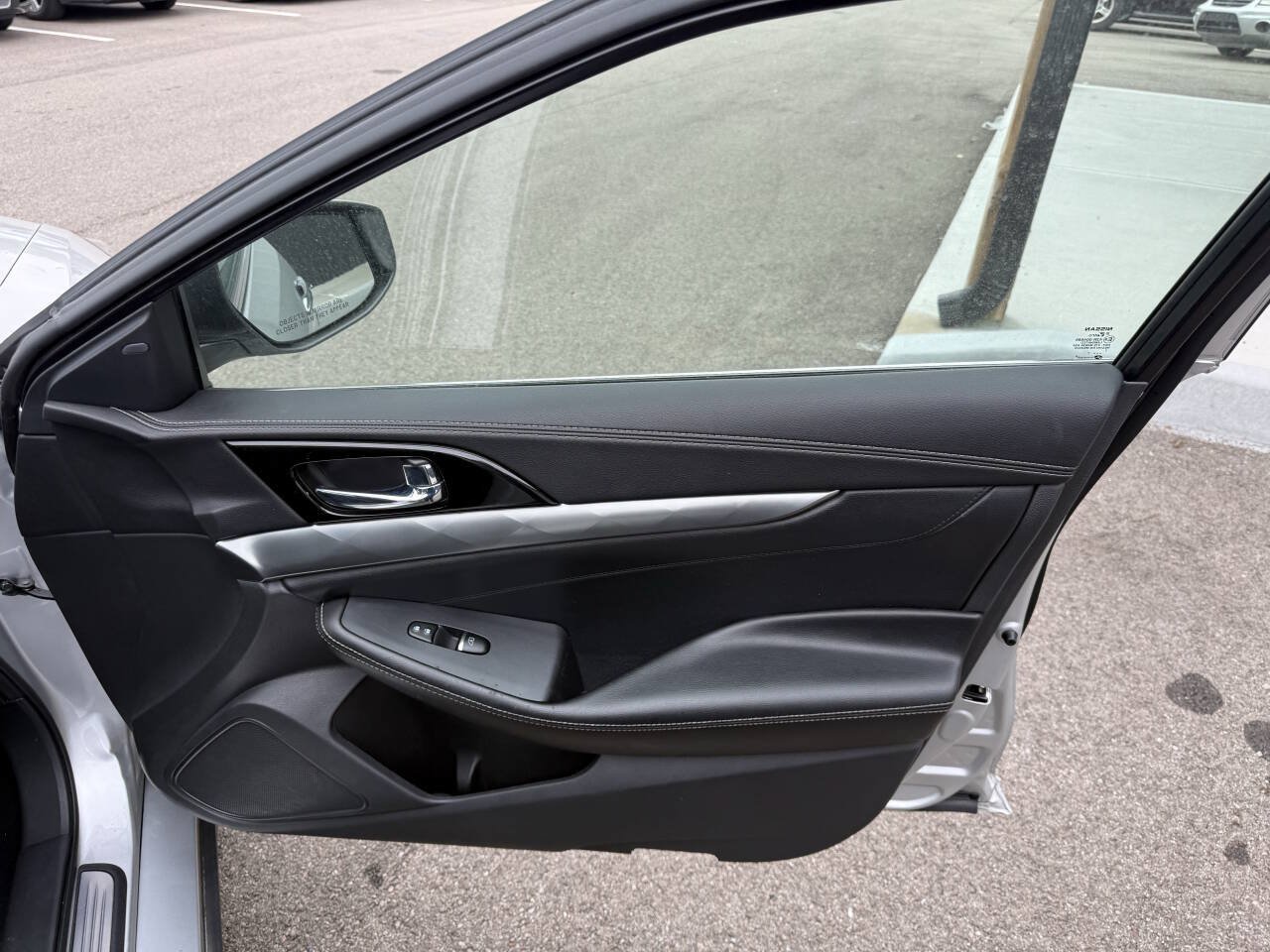 Used 2021 Nissan Maxima 3.5 SV w/ Floor Mat Group FWD image 32