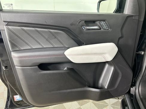 Used 2024 GMC Canyon AT4X AWD/4WD image 12